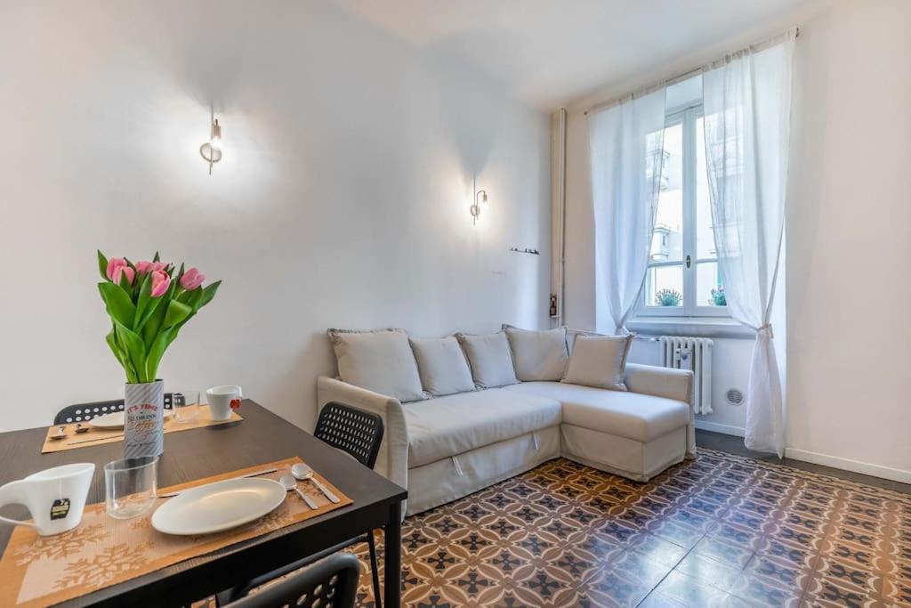 Appartamento Bilocale Zara - Stazione Centrale - Isola Design District 米兰 外观 照片