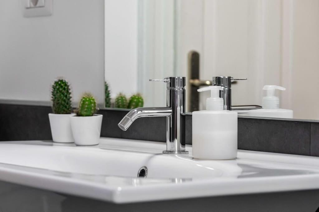 Appartamento Bilocale Zara - Stazione Centrale - Isola Design District 米兰 外观 照片